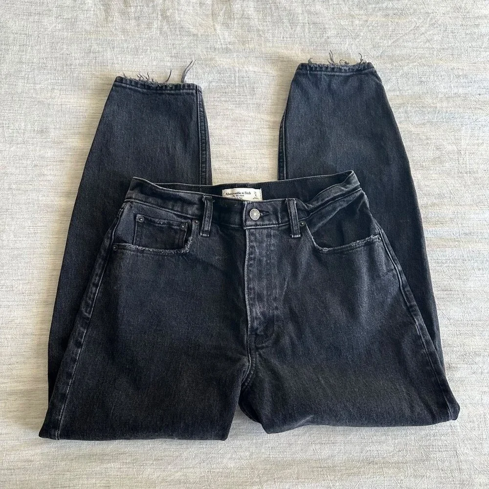 Abercrombie & Fitch Black The 80's Mom High Rise Jeans - Picture 4 of 10